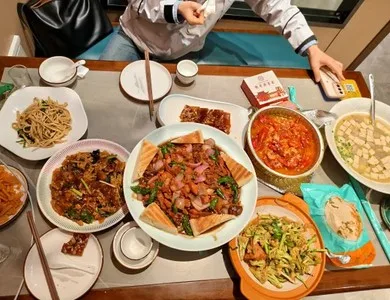 聚香源百年鲁菜馆加盟